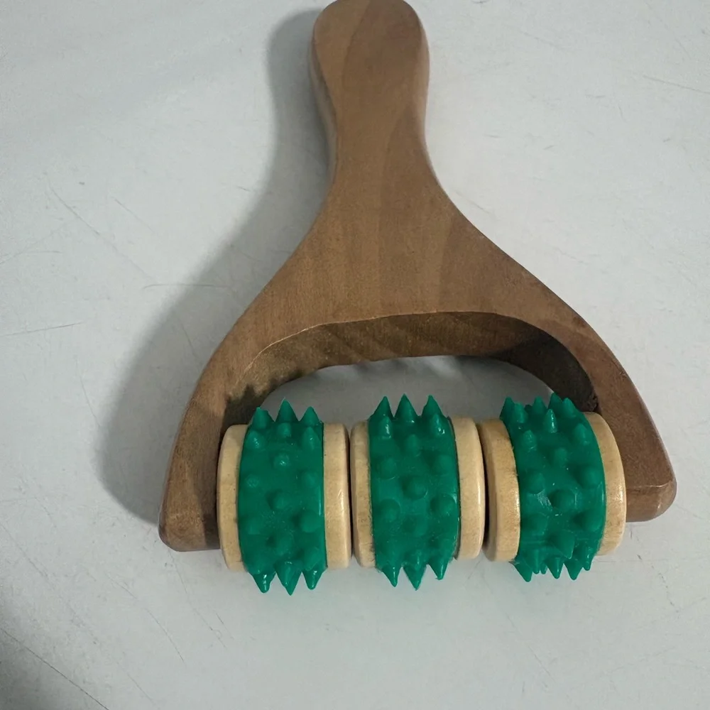 Down To Earth  Body Buff Loofah And Wooden  Massage Roller Both BRAND NEW!